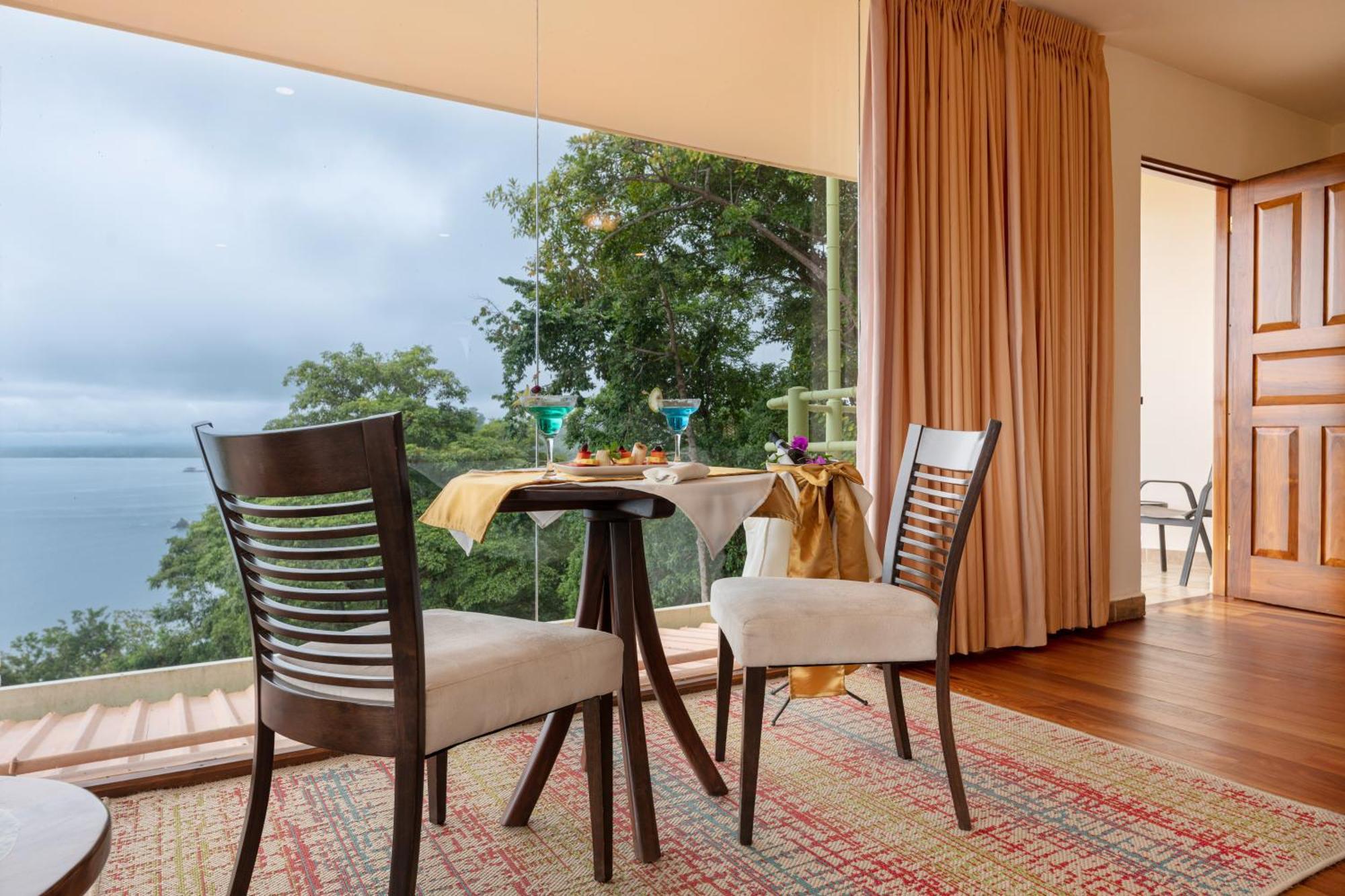 Issimo Suites (Adults Only) Manuel Antonio Exterior photo