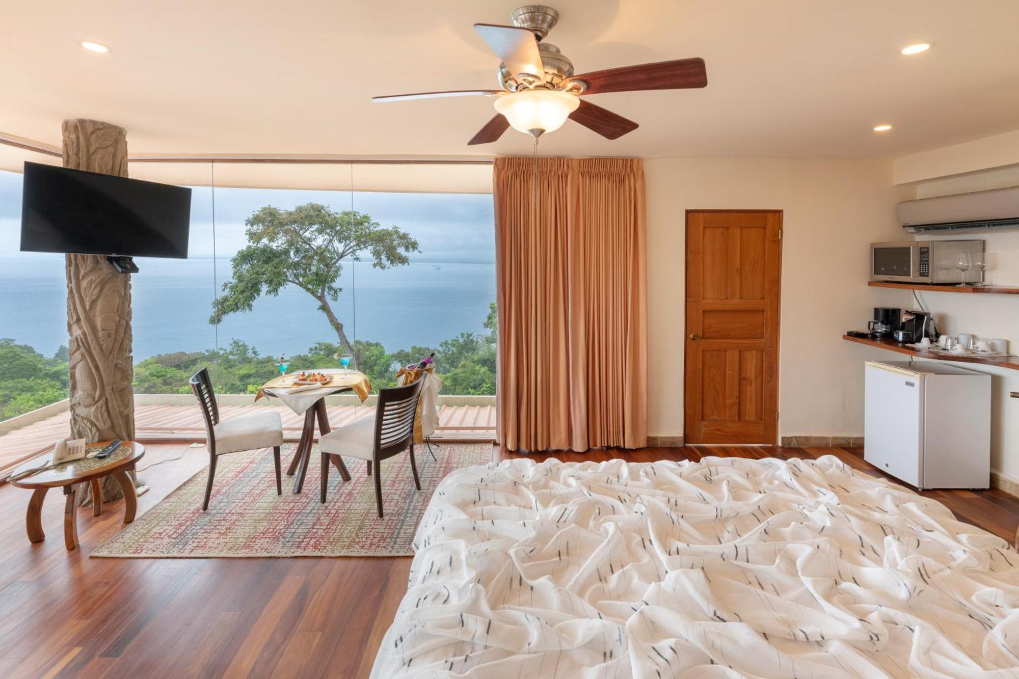 Issimo Suites (Adults Only) Manuel Antonio Exterior photo