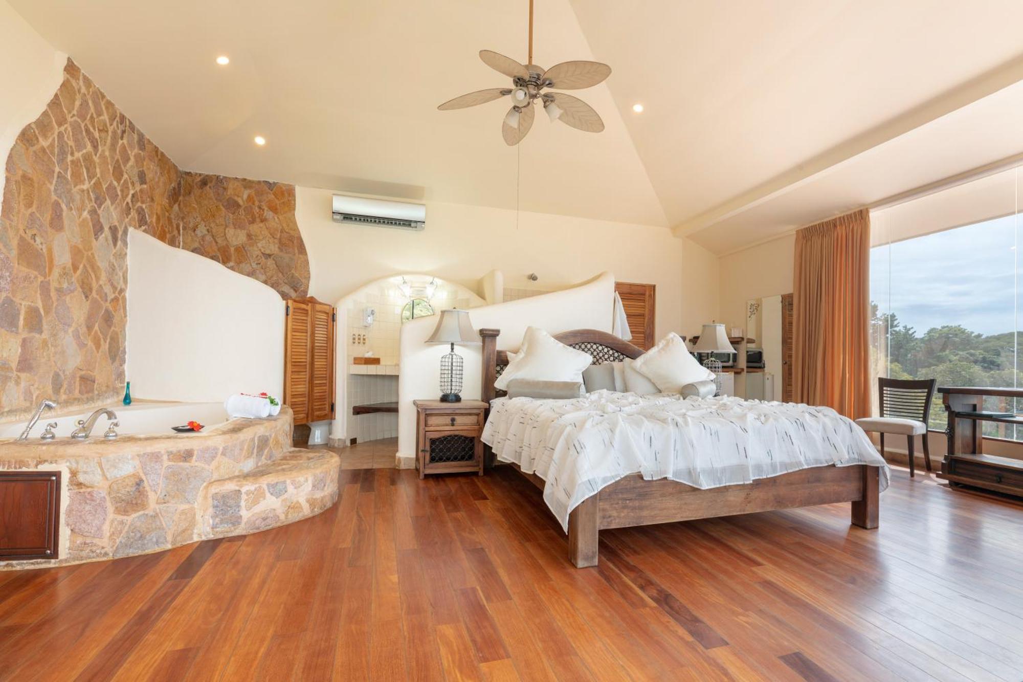 Issimo Suites (Adults Only) Manuel Antonio Exterior photo