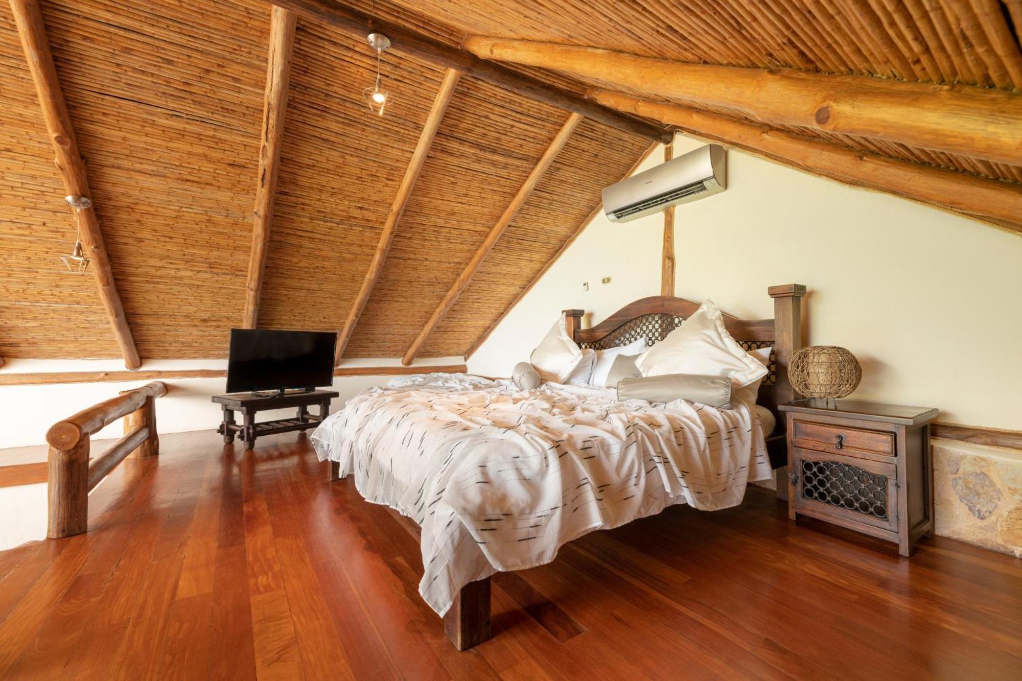 Issimo Suites (Adults Only) Manuel Antonio Exterior photo