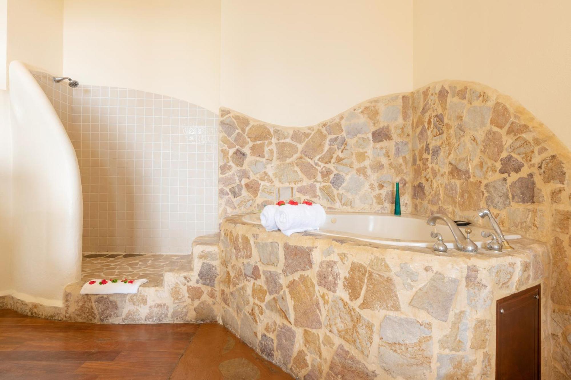 Issimo Suites (Adults Only) Manuel Antonio Exterior photo
